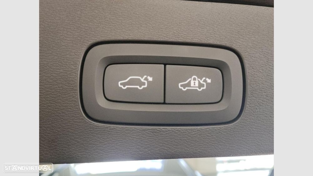 Volvo V60 2.0 T6 AWD TE Plus Dark - 17