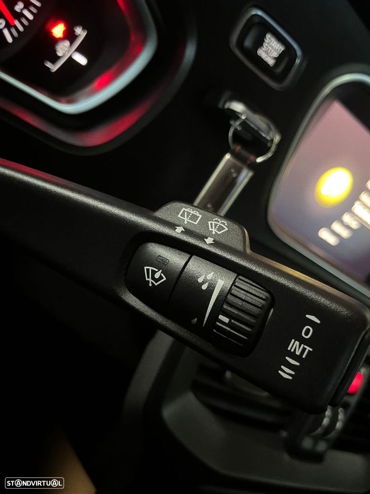 Volvo V40 2.0 D3 Momentum - 18