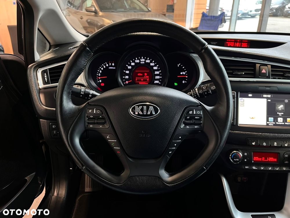 Kia Ceed - 12