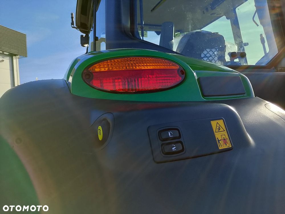 John Deere 6M 105 - 8