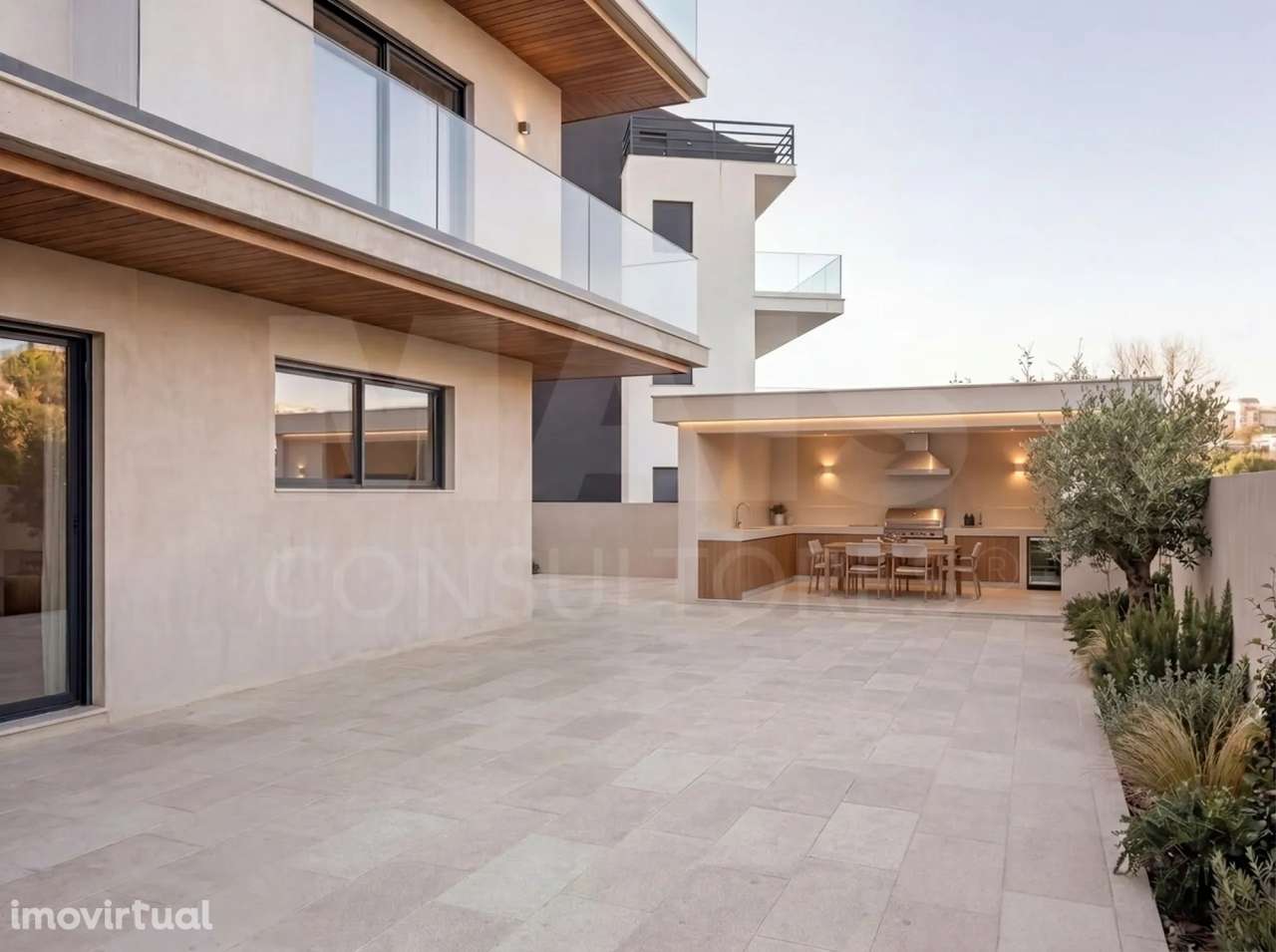 Moradia Nova em Construção | 330m² | Zona Tranquila e Familiar - Grande imagem: 4/21