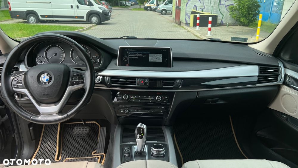 BMW X5 xDrive25d - 11