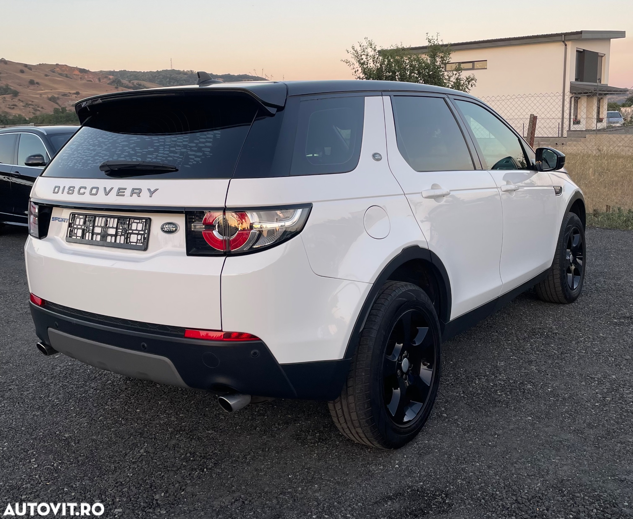 Land Rover Discovery Sport 2.0 l TD4 HSE - 12