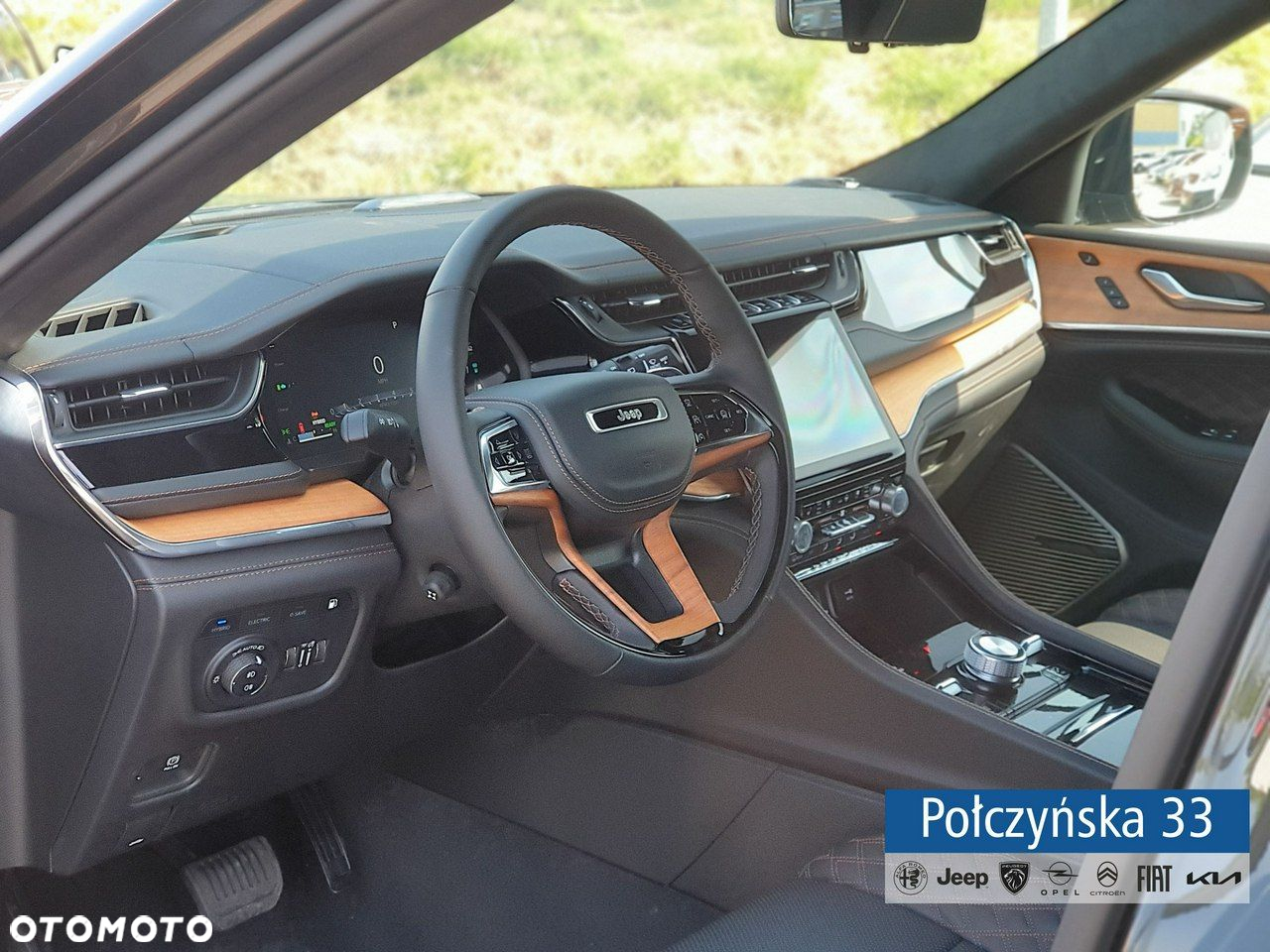 Jeep Grand Cherokee - 13