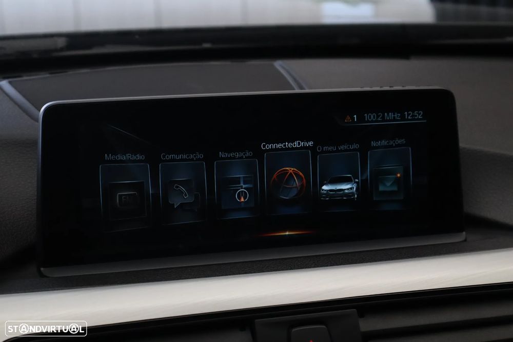 BMW 330 e iPerformance Pack M - 27