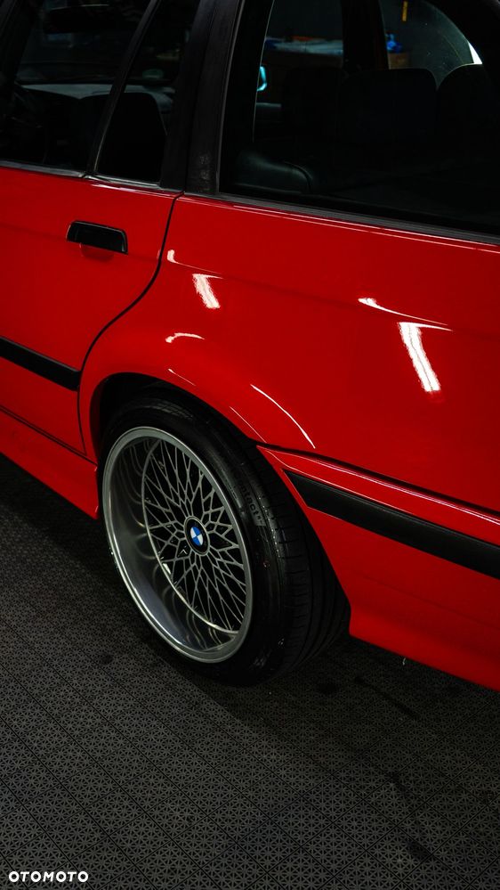 BMW Seria 3 323i - 13