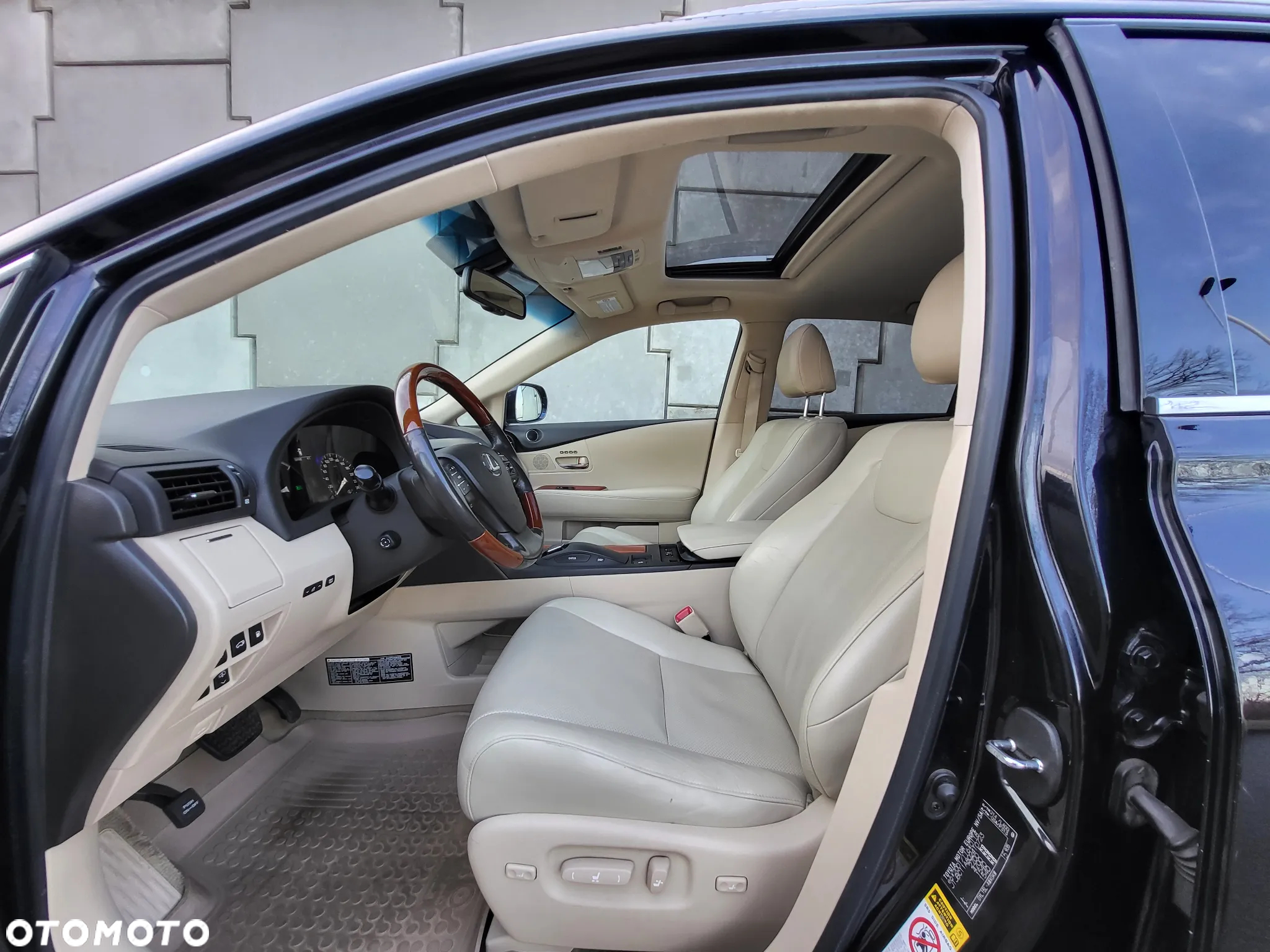 Lexus RX - 8