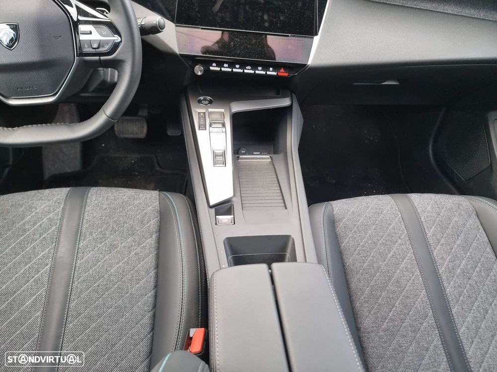 Peugeot 408 1.6 Hybrid Allure e-EAT8 - 12