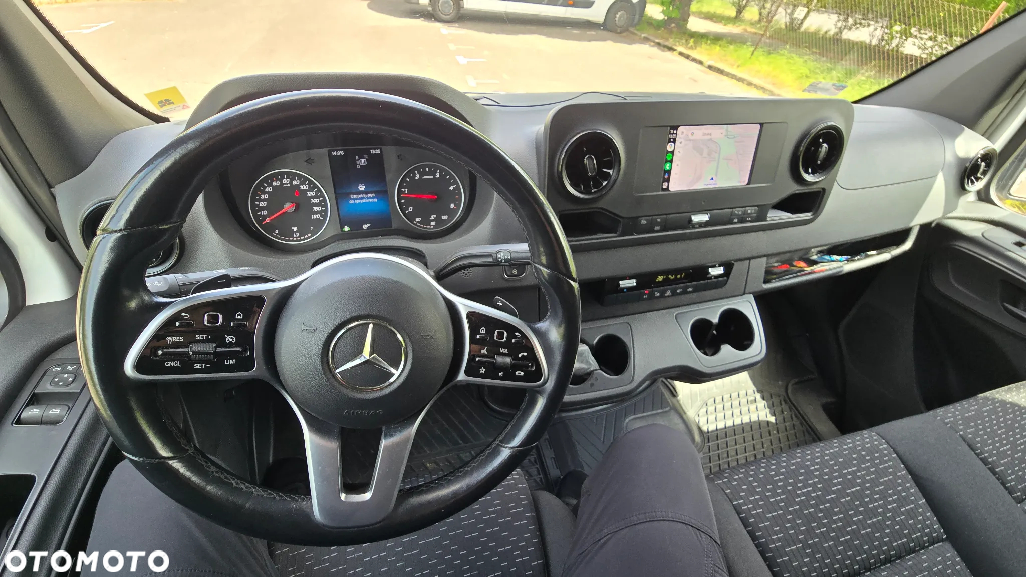 Mercedes-Benz SPRINTER - 24