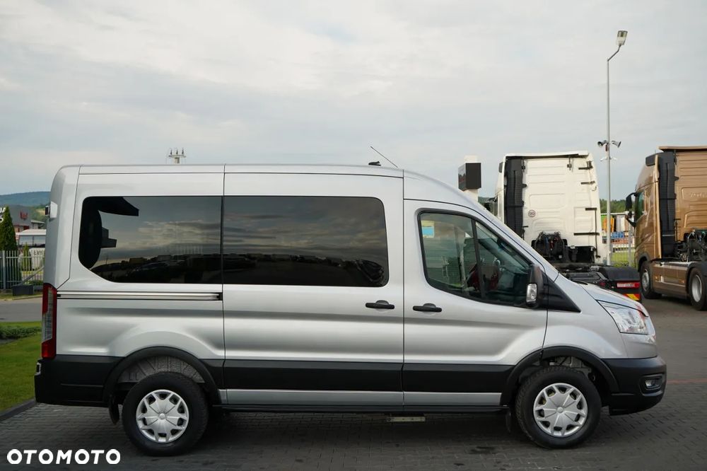 Ford TRANSIT / 6 miejsc / BRYGADÓWAKA  + Najazd na wózek / Dla osób niepełnosprawnych / 2021 / PO KONTRAKCIE SERWISOWYM - 9