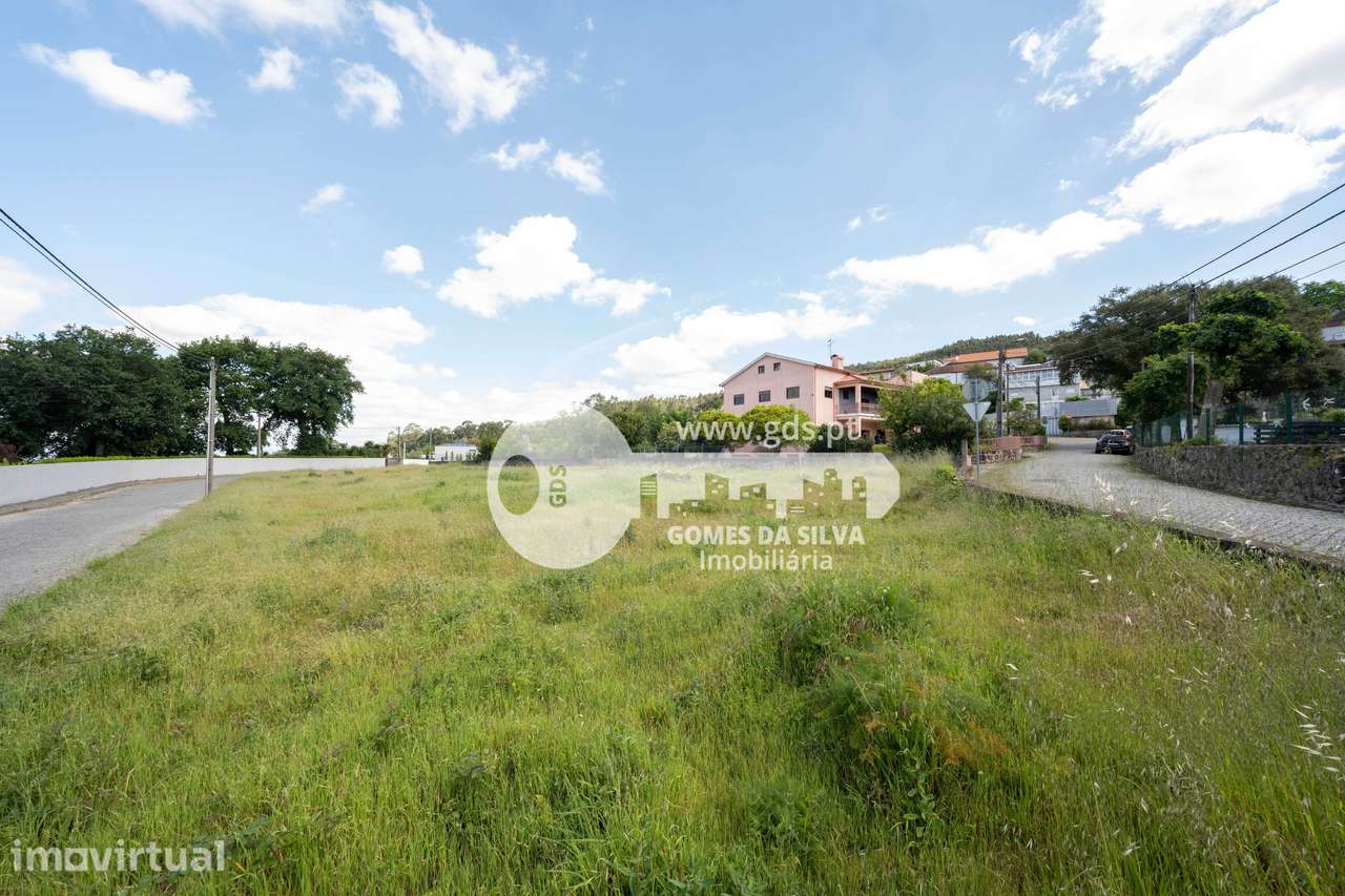 Terreno p/ construção com 115m de frente de estrada em Esporões - Grande imagem: 2/8