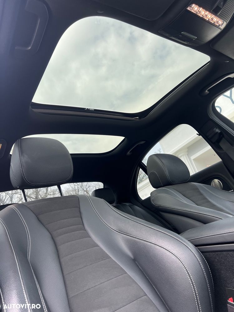 Mercedes-Benz E 300 4MATIC Aut. - 26