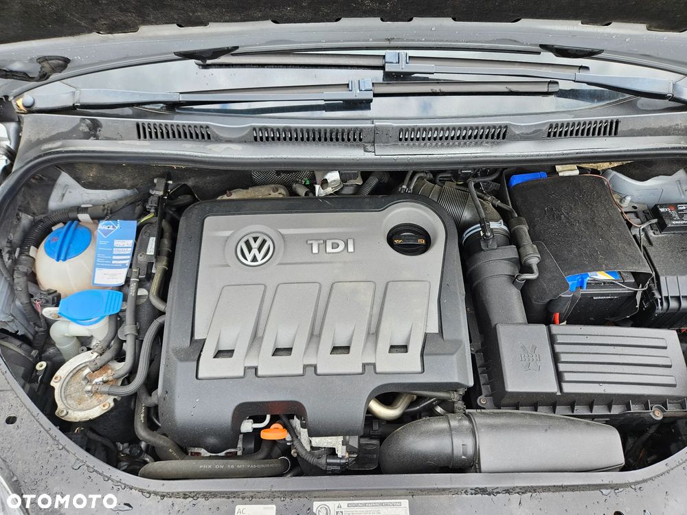 Volkswagen Golf Plus 2.0 TDI DPF Highline - 24