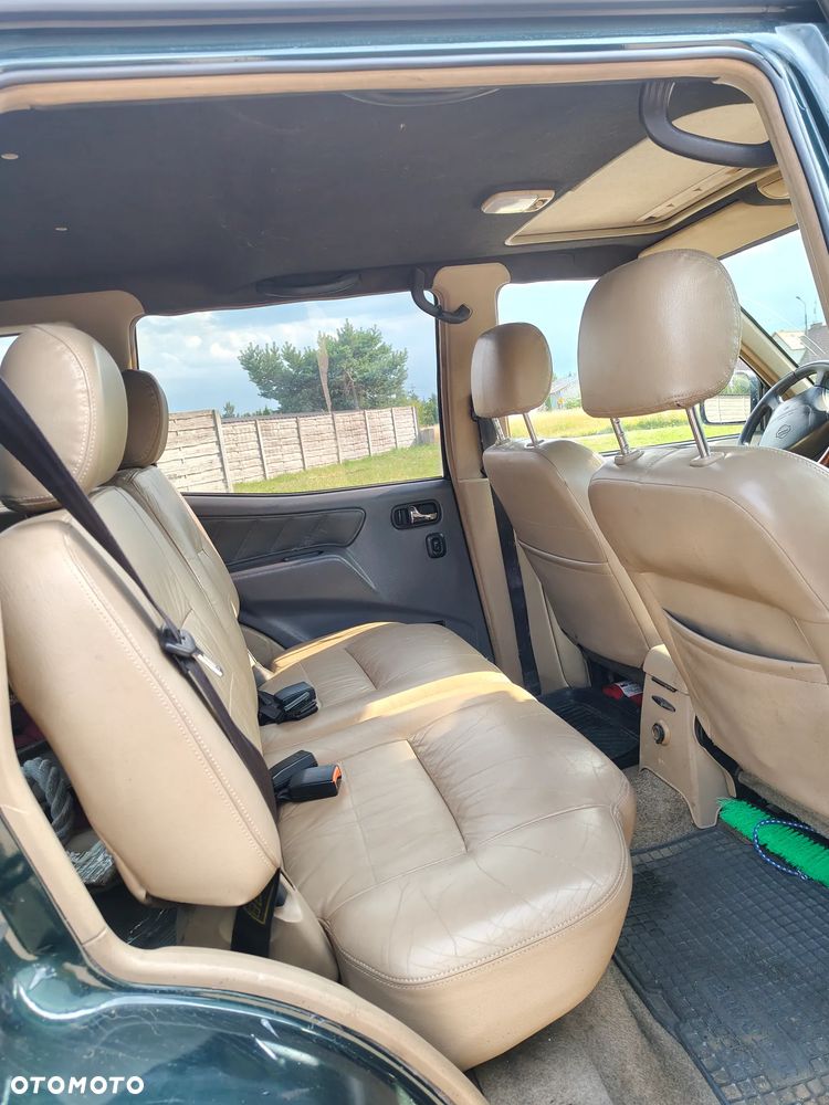 Nissan Terrano 2.7 TDi Comfort - 6