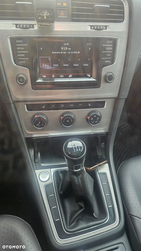 Volkswagen Golf - 32
