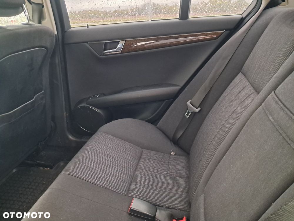 Mercedes-Benz Klasa C 220 CDI DPF Automatik BlueEFFICIENCY Elegance - 5
