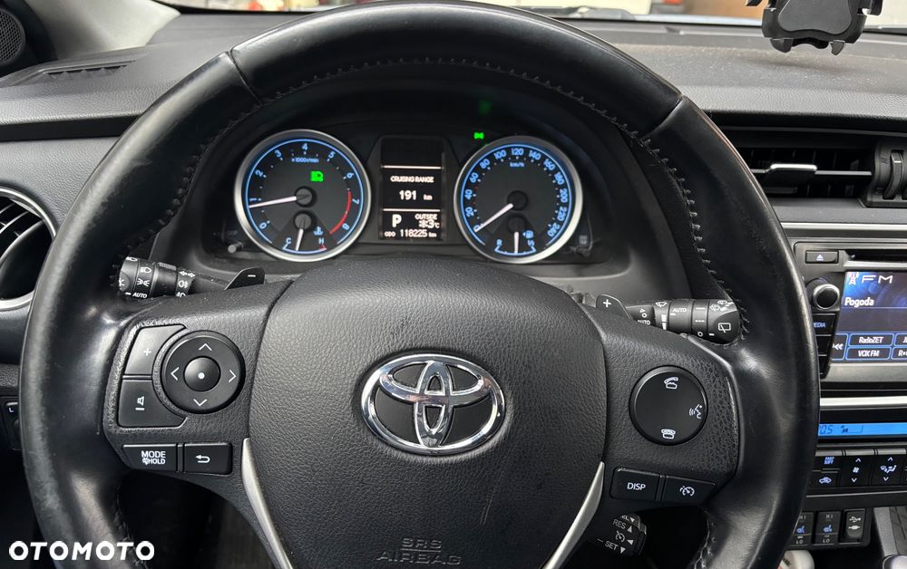 Toyota Auris 1.6 Premium Comfort MS - 10