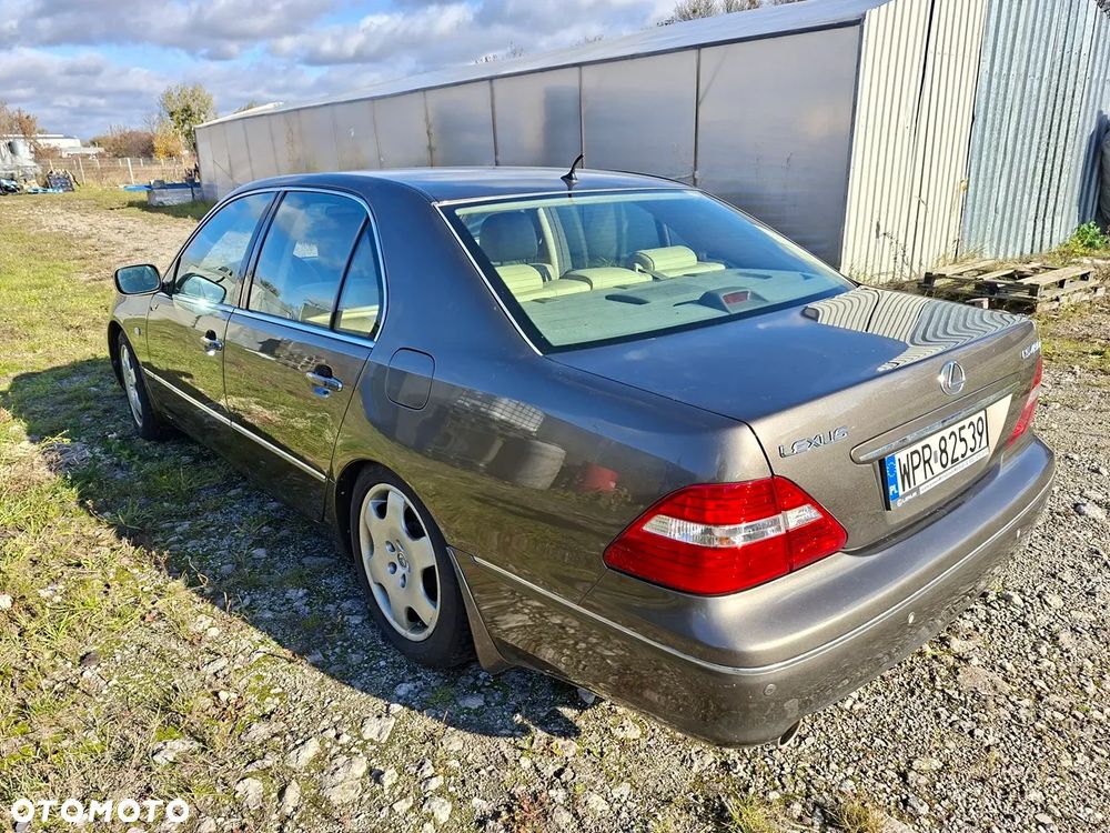 Lexus LS - 3