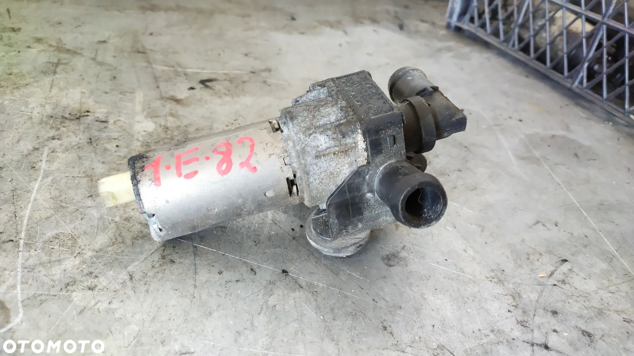 BMW OE 64116928246 Dodatkowa pompa wodna - 1