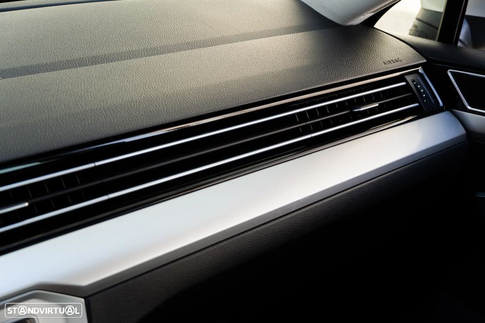 VW Passat Variant 1.6 TDI SCR DSG Business - 33