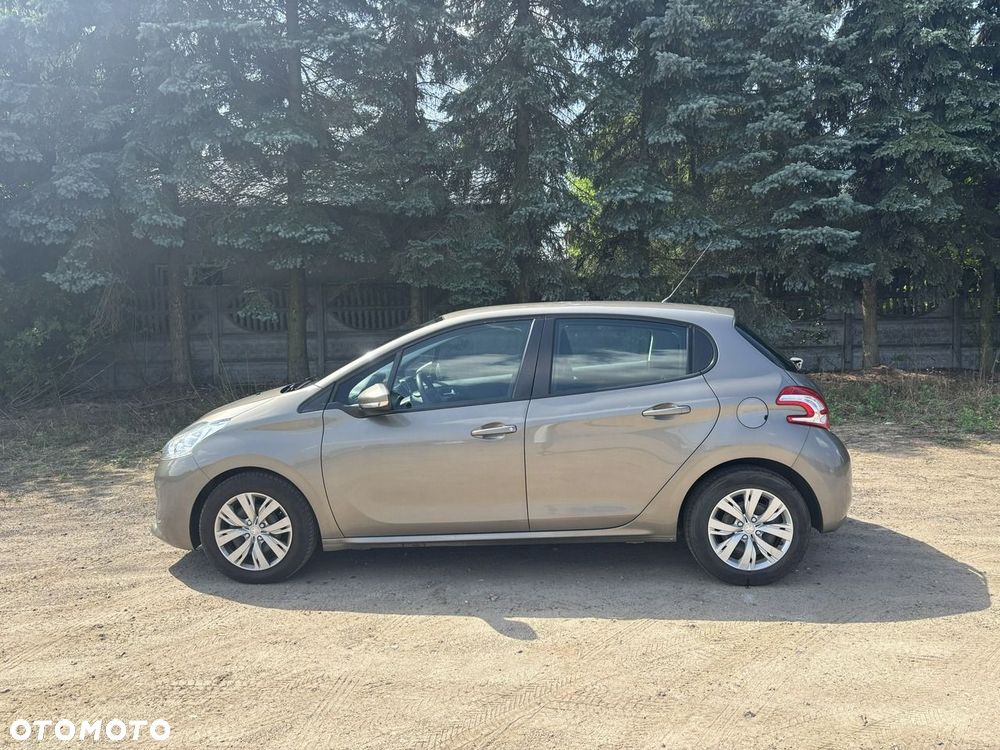 Peugeot 208 - 7