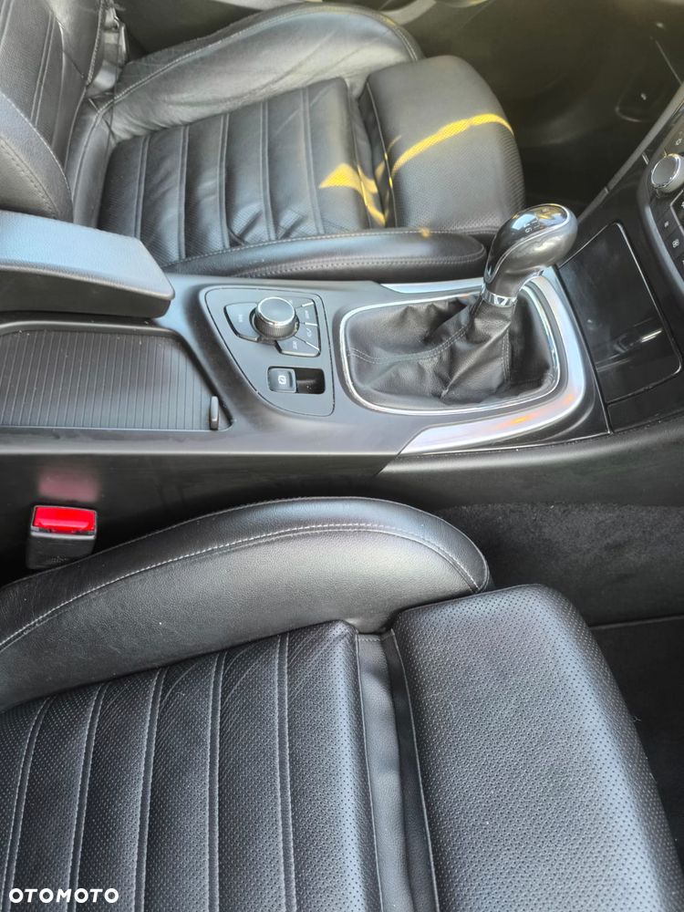 Opel Insignia 2.0 CDTI - 16