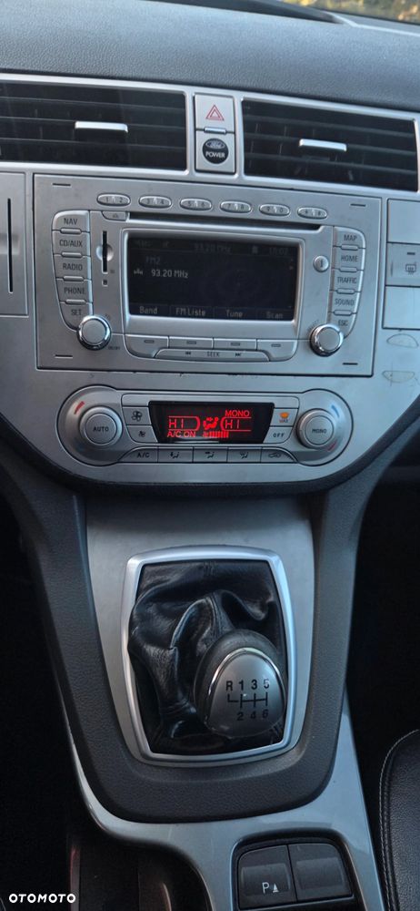 Ford Kuga 2.0 TDCi 2x4 Titanium - 26