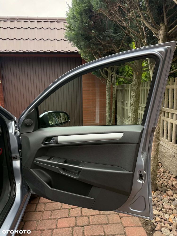 Opel Astra 1.6 Enjoy - 17