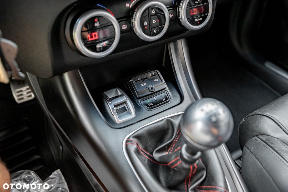 Alfa Romeo Giulietta 2.0 JTDM Distinctive - 31