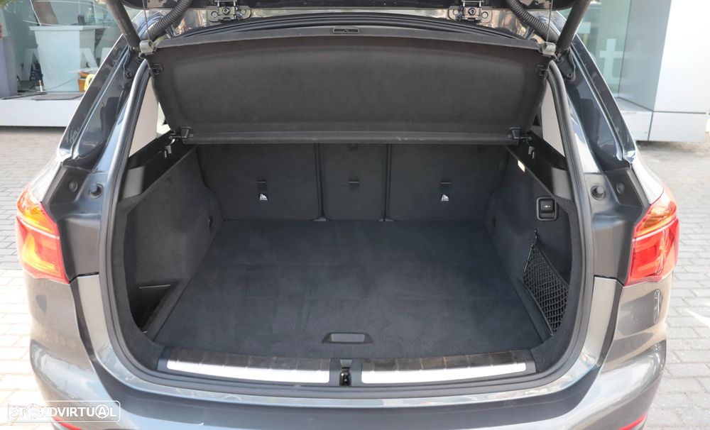 BMW X1 16 d sDrive xLine Auto — fotografia 34