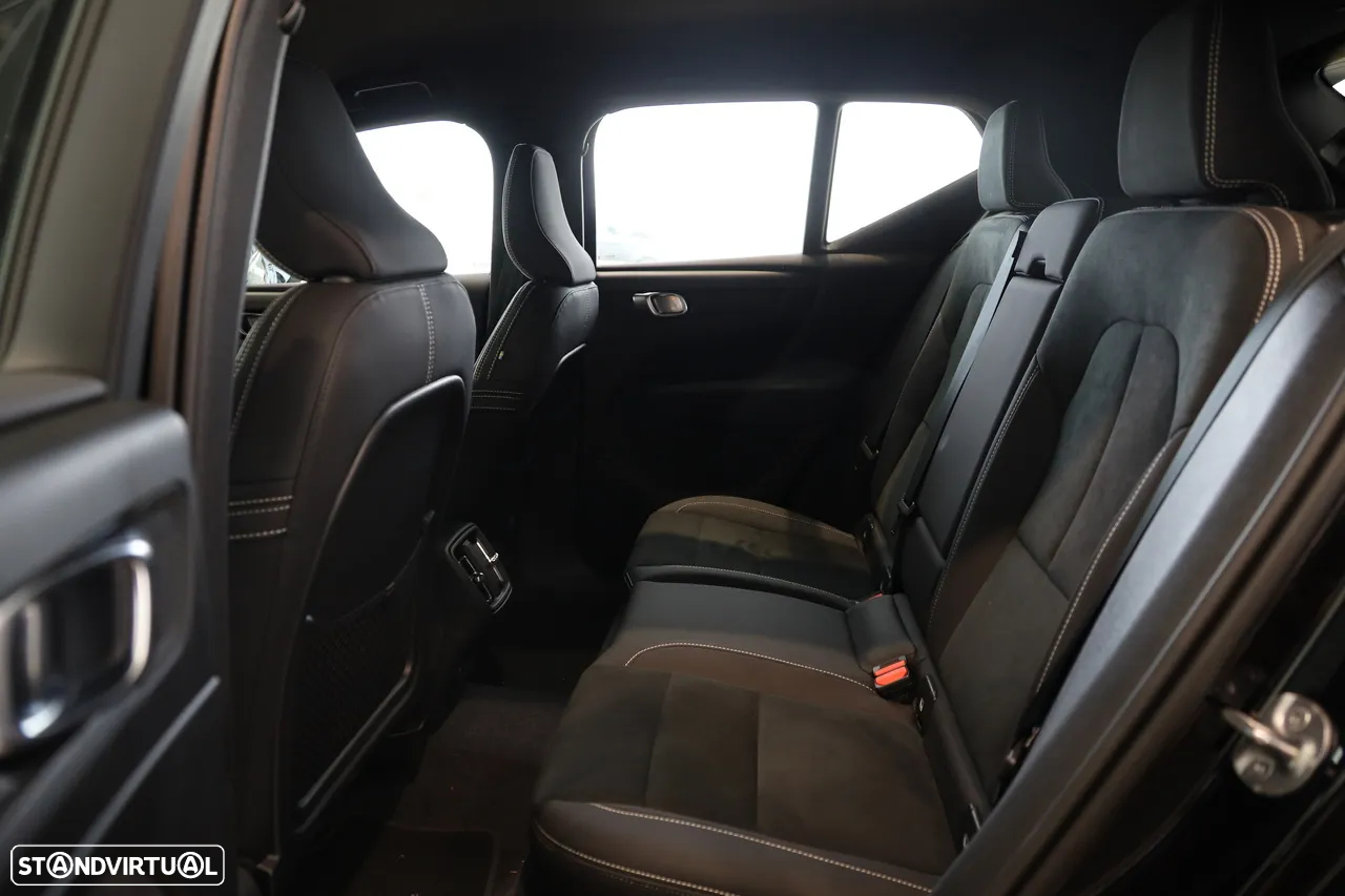 Volvo XC 40 1.5 T2 Plus Dark Auto - 9