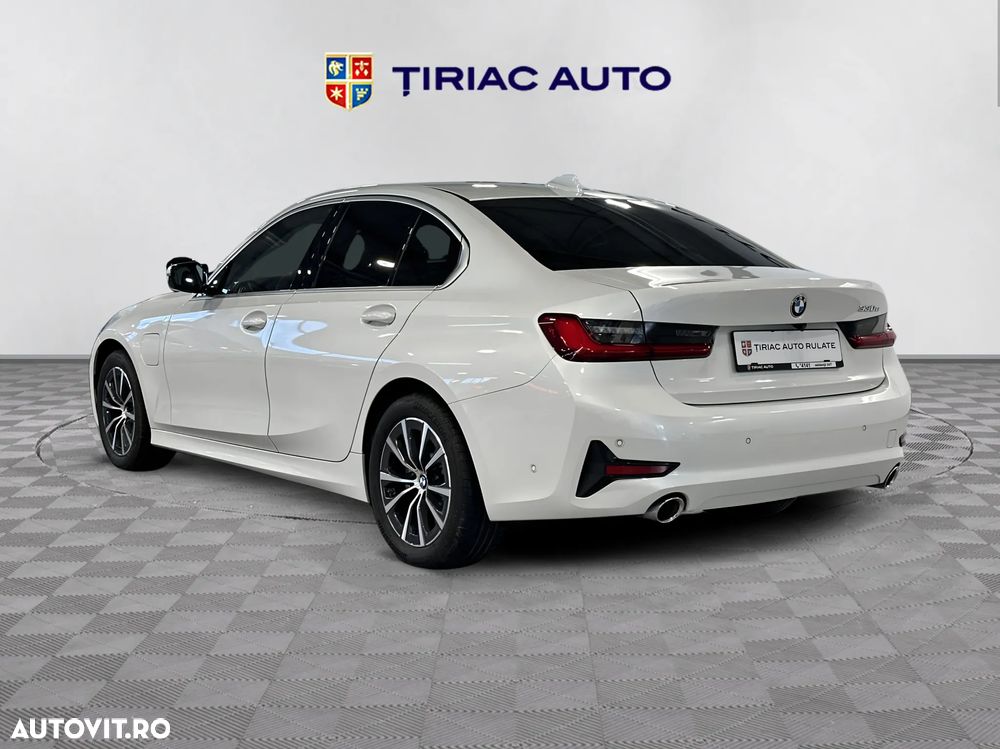 BMW Seria 3 330e Aut. - 3