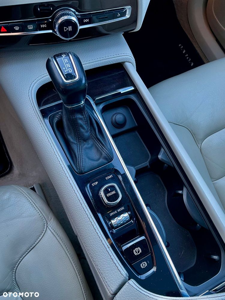 Volvo XC 90 T6 AWD Geartronic Momentum - 18