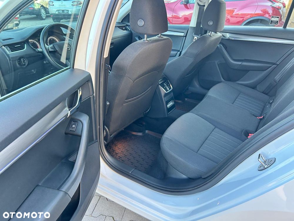 Skoda Octavia 2.0 TDI DSG Selection - 25