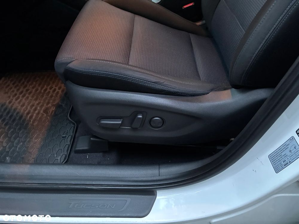 Hyundai Tucson blue 1.7 CRDi 2WD DCT Advantage - 13