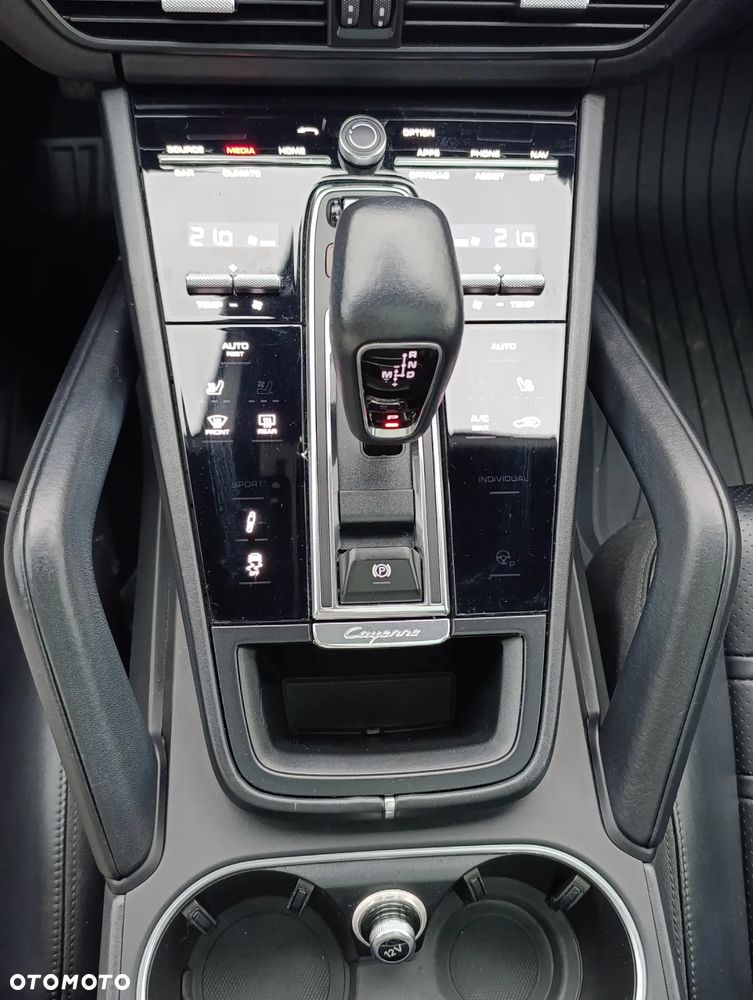 Porsche Cayenne Tiptronic S - 10