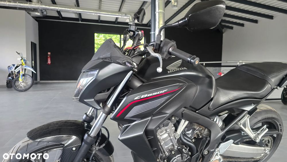Honda CB - 2