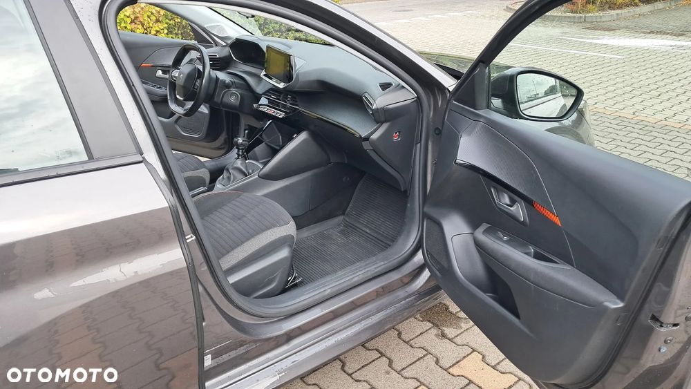 Peugeot 208 1.2 PureTech GPF Signature S&S - 12