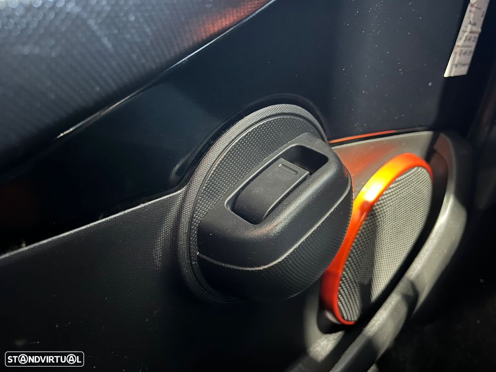 Toyota Aygo 1.0 + Sport Pack VSC - 26