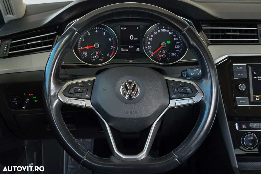 Volkswagen Passat 1.5 TSI ACT DSG Comfortline - 31