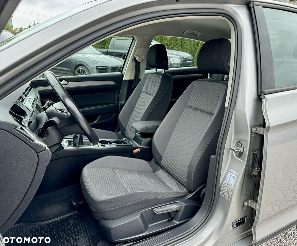 Volkswagen Passat 2.0 TDI (BlueMotion Technology) Comfortline - 19