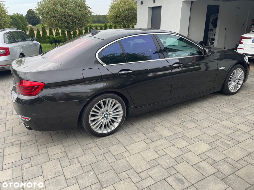 BMW Seria 5 550i - 4