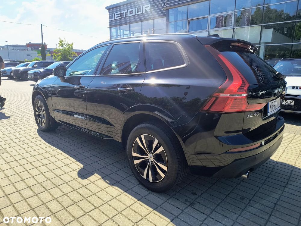 Volvo XC 60 B5 B AWD Momentum - 4