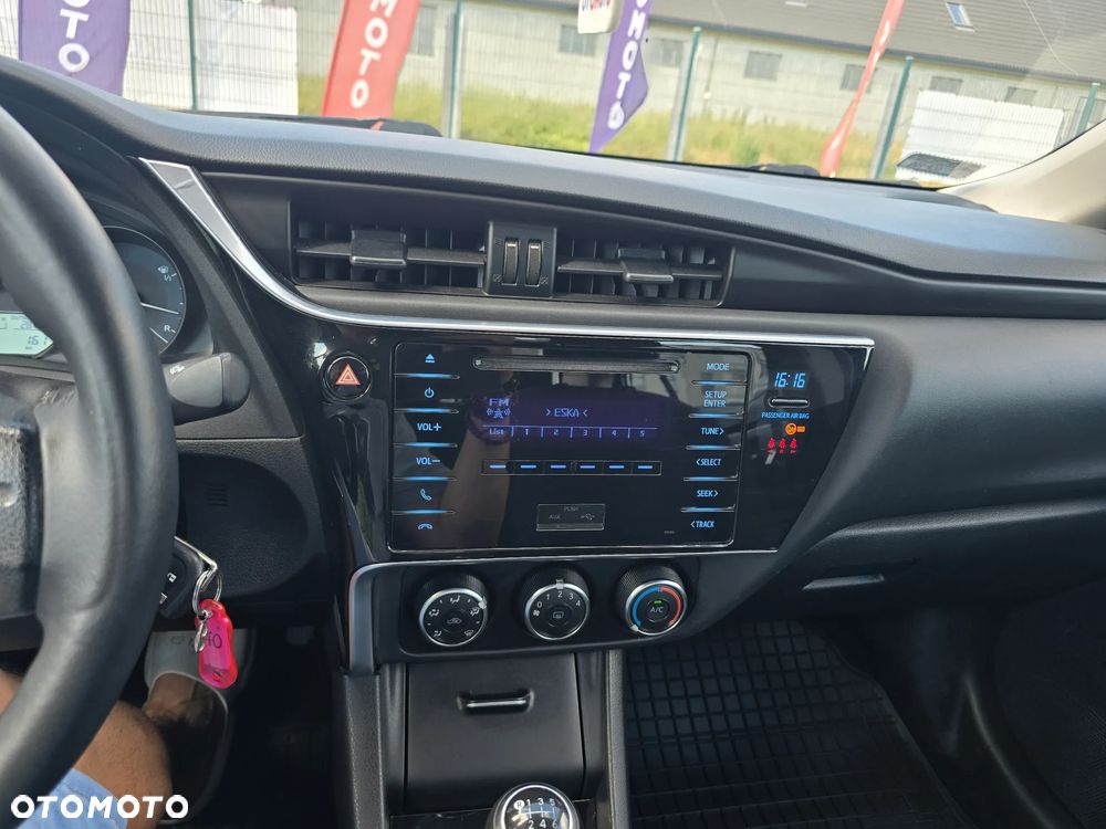 Toyota Corolla 1.6 Active EU6 - 21