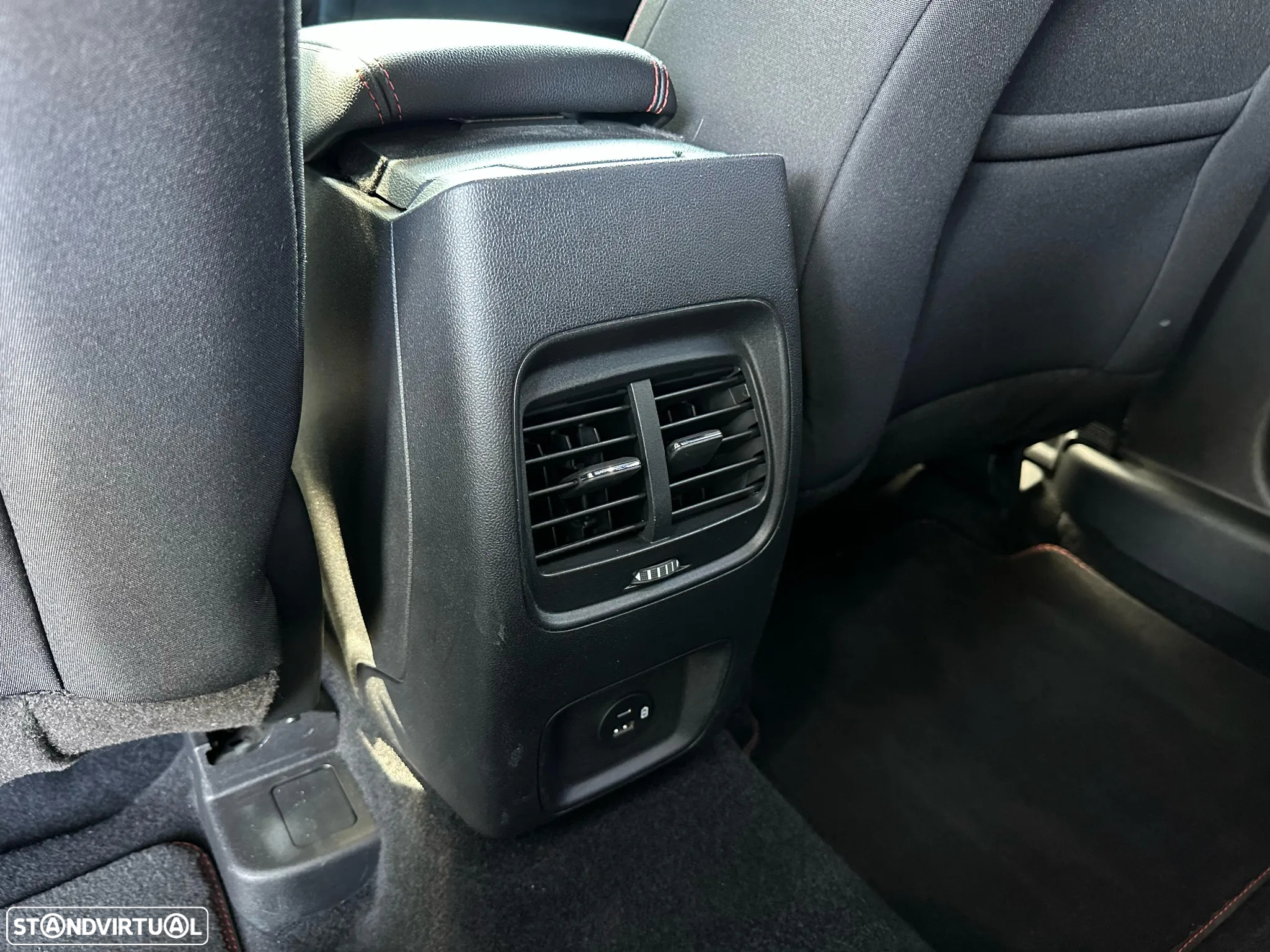 Ford Kuga 1.5 TDCi EcoBlue ST-Line X Aut. - 32