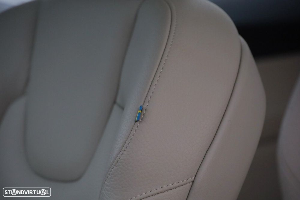 Volvo XC 60 2.0 T6 PHEV Inscription AWD - 10