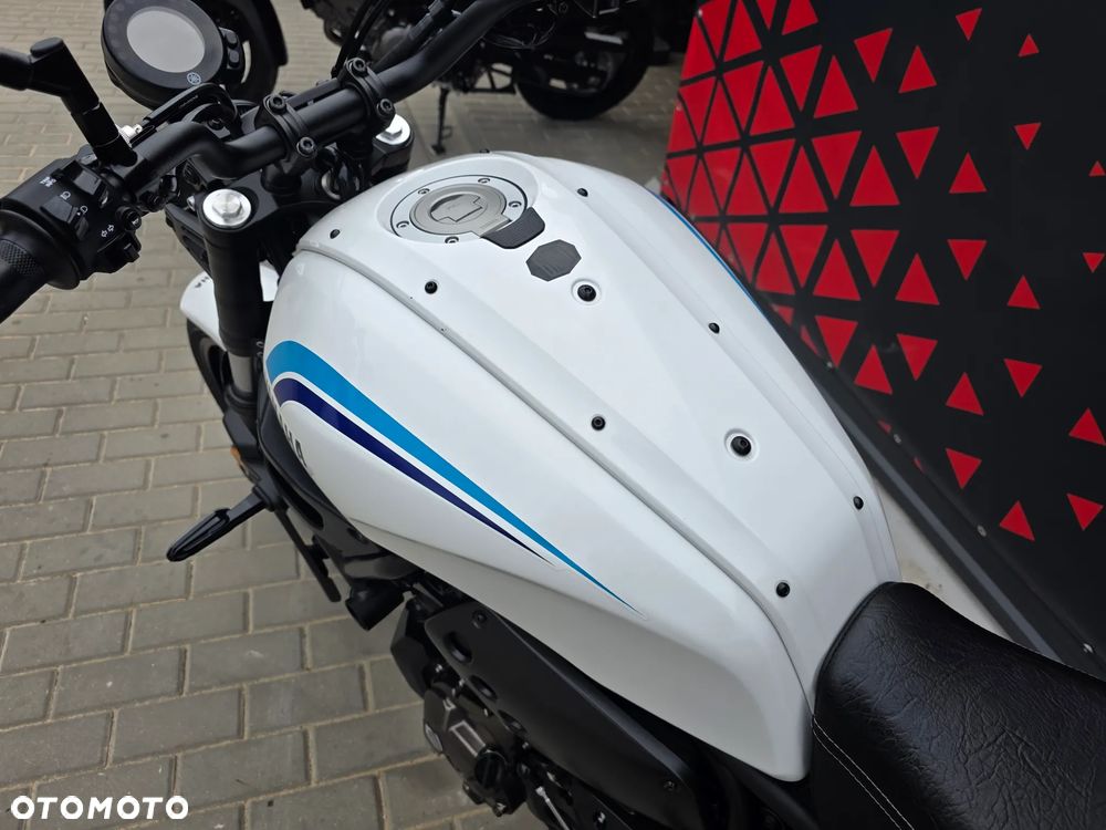 Yamaha XSR - 21
