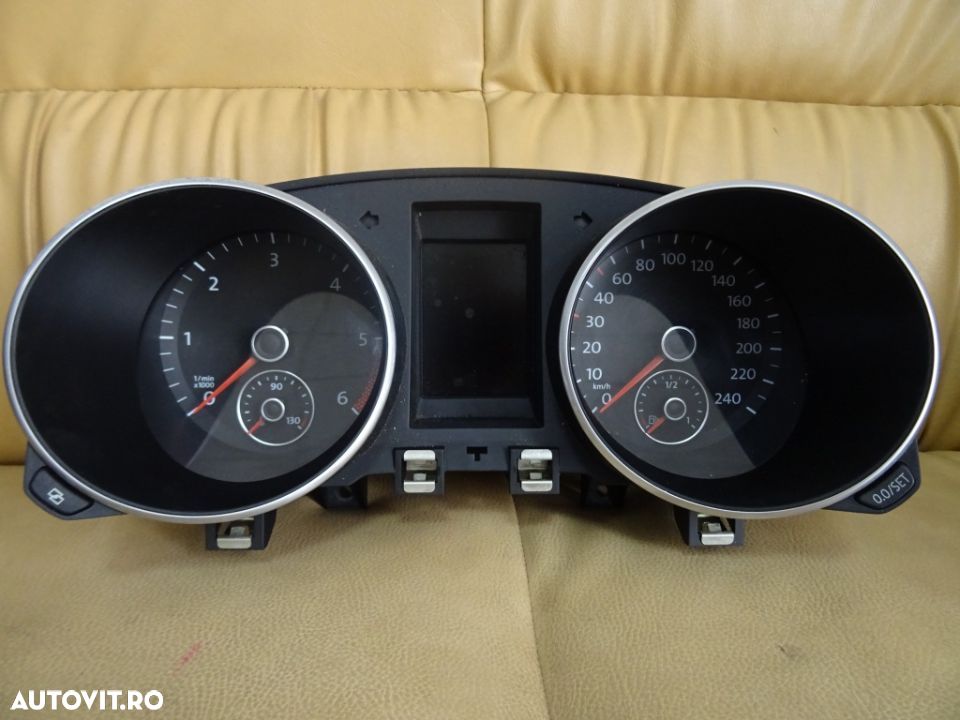 Ceas de bord Volkswagen Golf 6 1.6 TDI din 2010 - 1