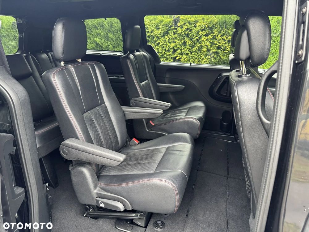 Dodge Grand Caravan 3.6 R/T - 12