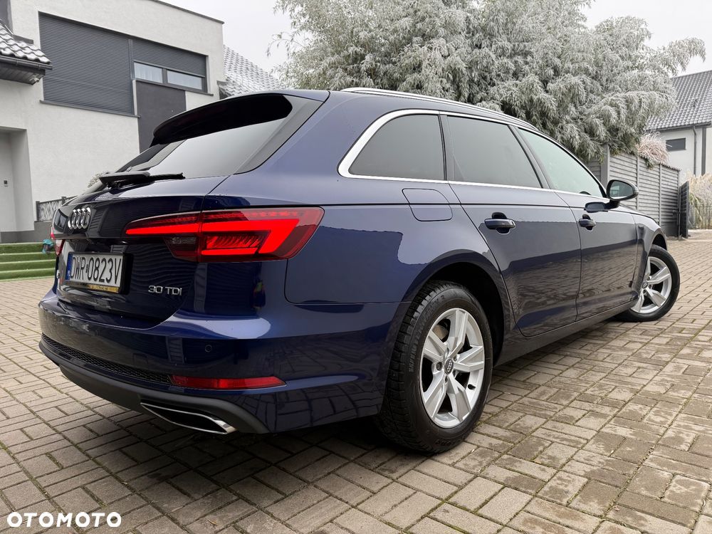Audi A4 Avant 30 TDI S tronic sport - 4